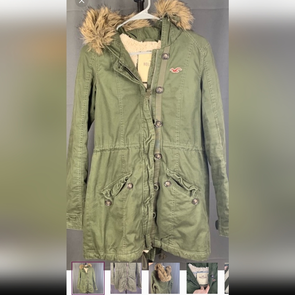 Hollister Women Olive Green Puffer Jacket with Faux Fur Trim